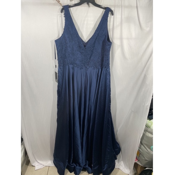 La Femme Navy Blue Formal Gown - Picture 10 of 12